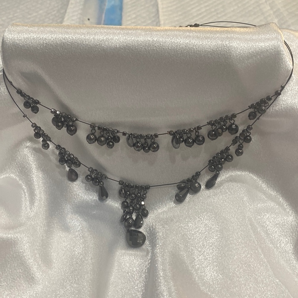 Women’s black beaded necklace